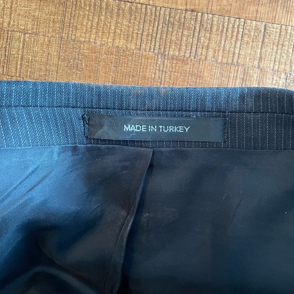 Black Hugo Boss suit for men - Picture 11 of 15